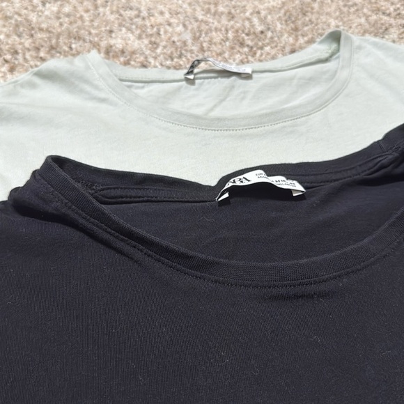 Lot of Two Zara T-Shirts - Picture 2 of 5